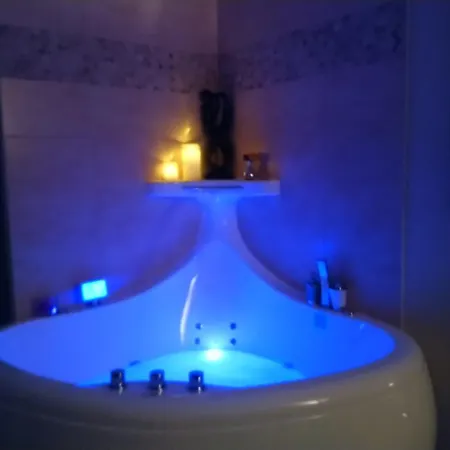 Alojamento de Acomodação e Pequeno-almoço Plgfe - Epicurooms - Romantiques 5 Etoiles