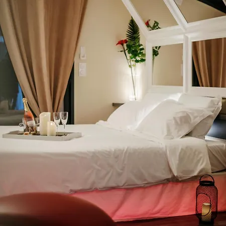 Bed & Breakfast Plgfe - Maison d'hôtes EPICUROOMS - Suites romantiques 5 étoiles Gallargues-le-Montueux